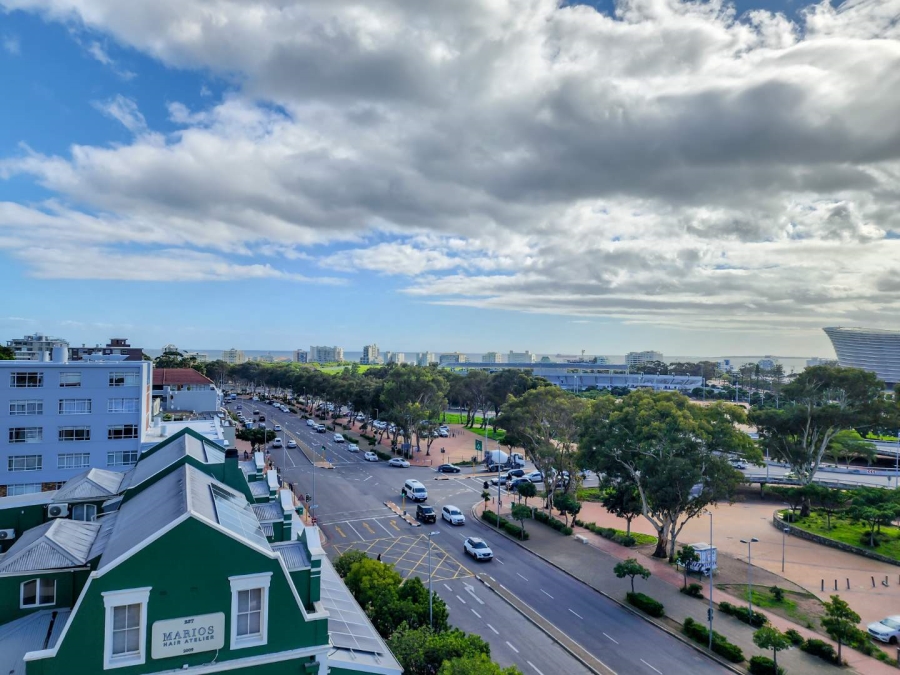 To Let 2 Bedroom Property for Rent in Green Point Western Cape